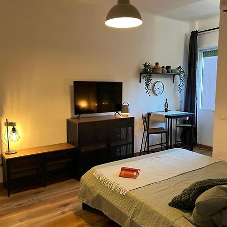 Stylish Apartment 3 Km Away From Duomo - Netflix, Wi-Fi, All Comforts Included Milano Dış mekan fotoğraf