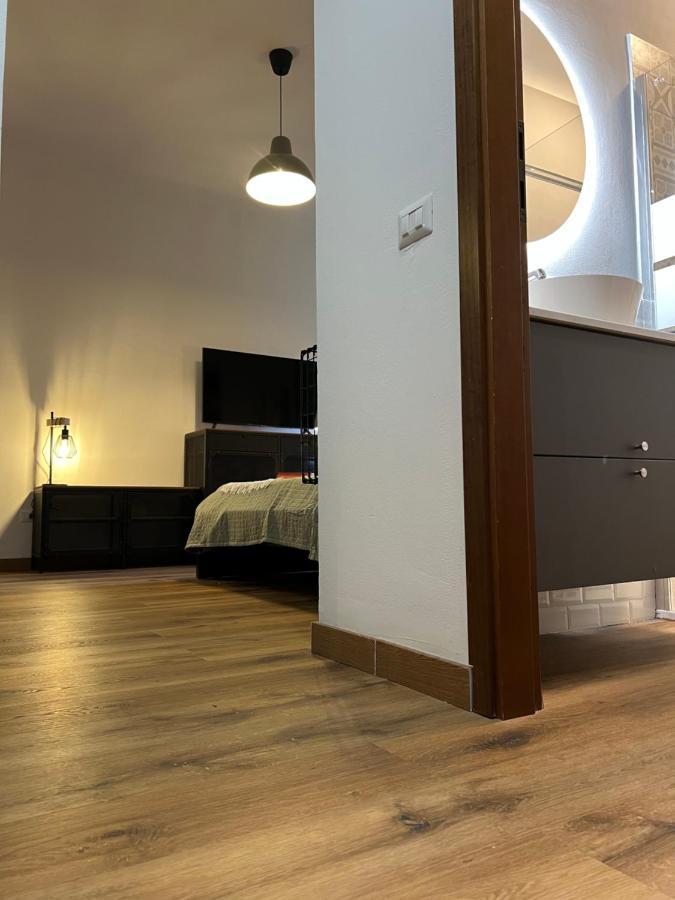 Stylish Apartment 3 Km Away From Duomo - Netflix, Wi-Fi, All Comforts Included Milano Dış mekan fotoğraf