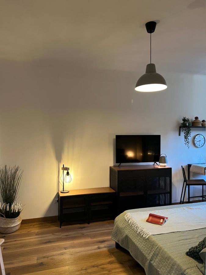 Stylish Apartment 3 Km Away From Duomo - Netflix, Wi-Fi, All Comforts Included Milano Dış mekan fotoğraf