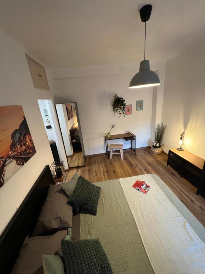 Stylish Apartment 3 Km Away From Duomo - Netflix, Wi-Fi, All Comforts Included Milano Dış mekan fotoğraf