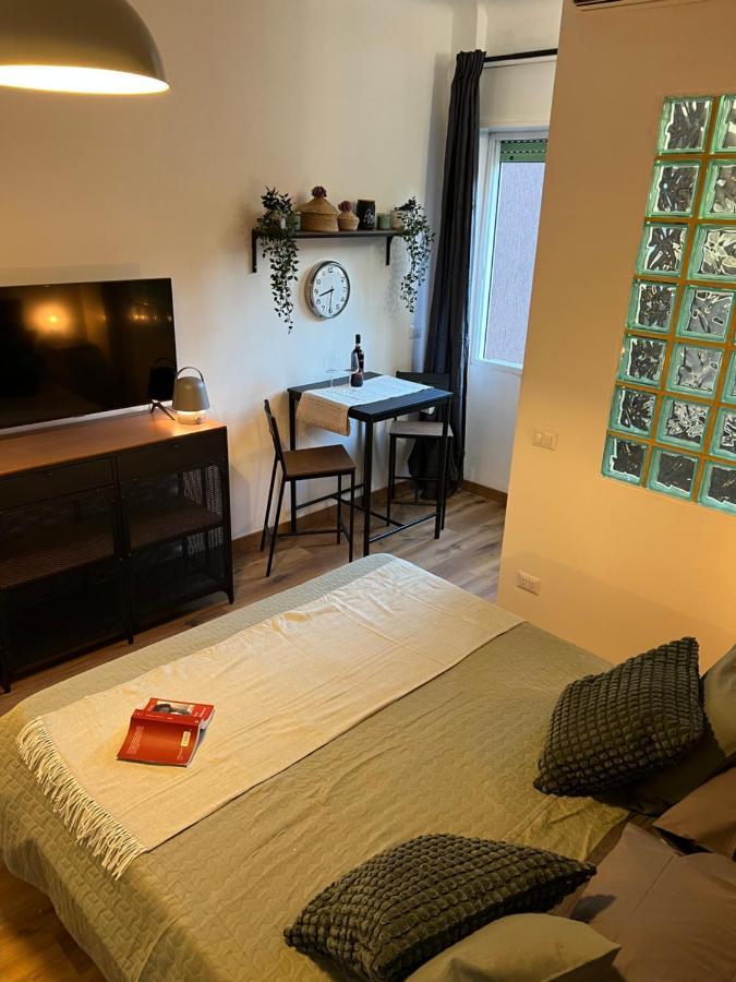 Stylish Apartment 3 Km Away From Duomo - Netflix, Wi-Fi, All Comforts Included Milano Dış mekan fotoğraf